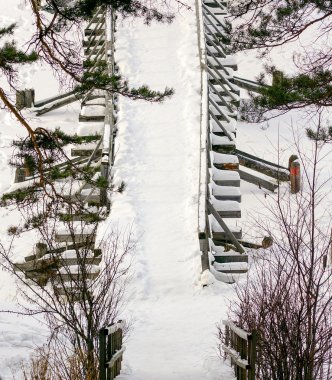 eski terk edilmiş bir köprü.