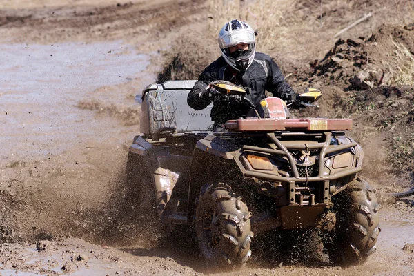  ATV sürüş extreme.