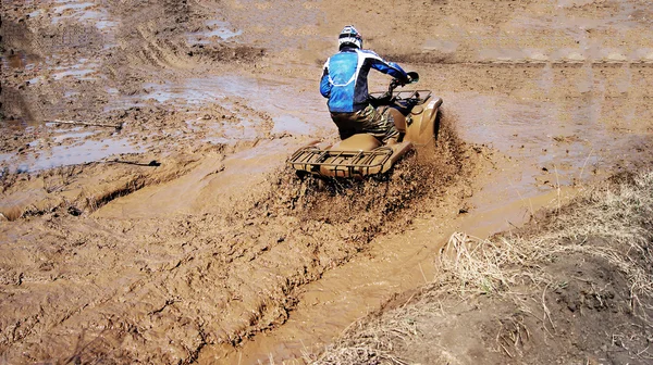  ATV sürüş extreme.