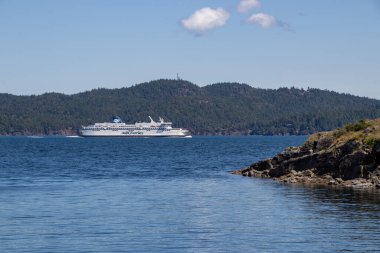 Salt Spring Adası, British Columbia, Kanada - 22 Mayıs 2025: MÖ Vancouver Adası Feribot Ruhu