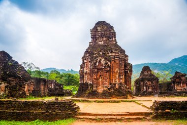 Benim oğlum, antik Hindu tamples
