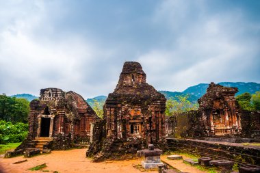 Benim oğlum, antik Hindu tamples