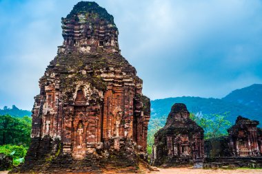 Benim oğlum, antik Hindu tamples