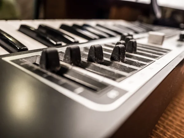 Digital musical piano synthesizer — Stock Photo, Image