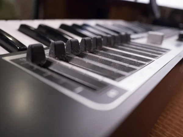 Dijital müzik piyano synthesizer — Stok fotoğraf