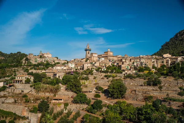 Küçük kasaba Valldemossa güzel görünümü — Stok fotoğraf