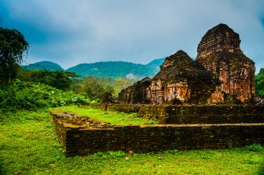 Benim oğlum, antik Hindu tamples