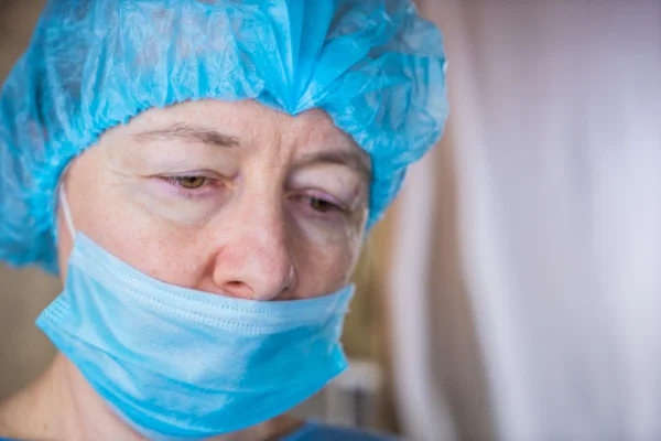 Doctor looking seriously — Stock Photo, Image