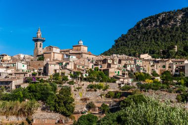 Küçük kasaba Valldemossa güzel görünümü