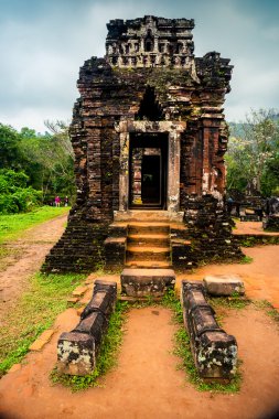 Benim oğlum, antik Hindu tamples