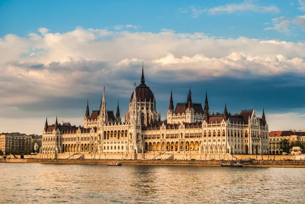 Palazzo del Parlamento di Budapest — Foto Stock