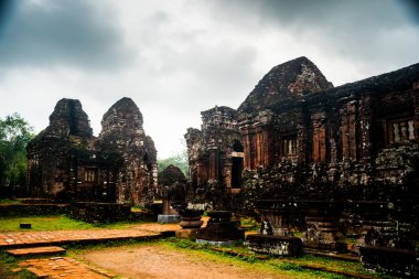 Benim oğlum, antik Hindu tamples