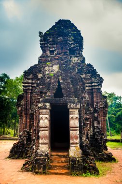 Benim oğlum, antik Hindu tamples