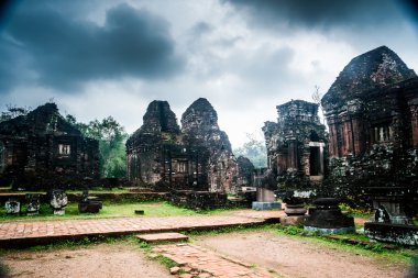 Benim oğlum, antik Hindu tamples