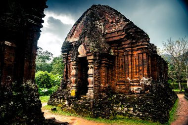 Benim oğlum, antik Hindu tamples