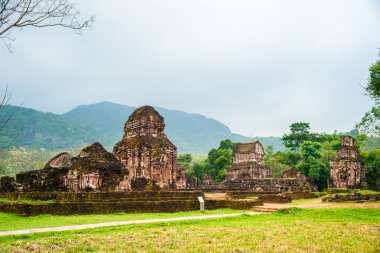 Benim oğlum, antik Hindu tamples