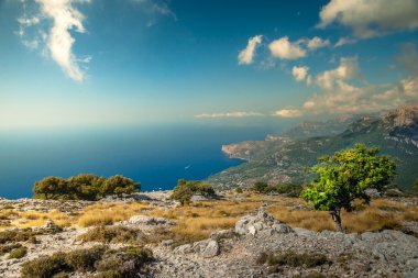 Mallorca Adası, Spai'nın Batı tarafında güzel dağlar
