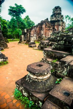 Benim oğlum, antik Hindu tamples