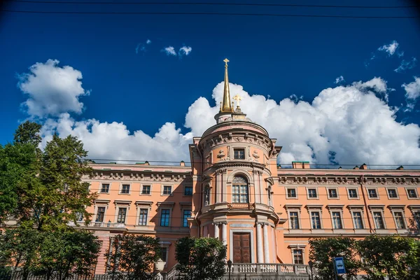 Michajlovský zámek, aka St Michaels hrad, nebo zámek inženýři — Stock fotografie