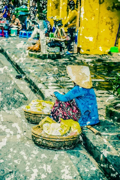 Vendeurs de rue vietnamiens — Photo