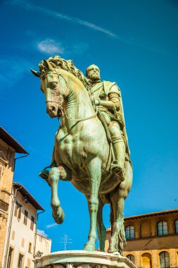 Cosimo de'Medici Floransa'nın atlı heykeli