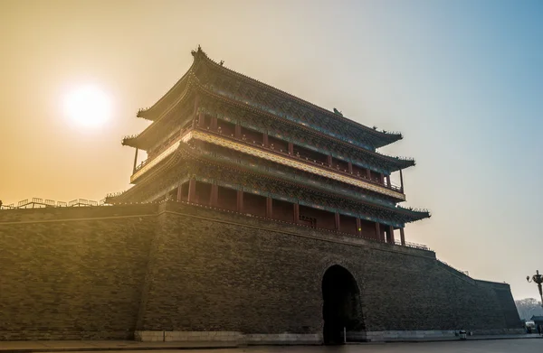 Peking, Kina vid Zhengyangmen Gatehouse på Himmelska fridens torg — Stockfoto