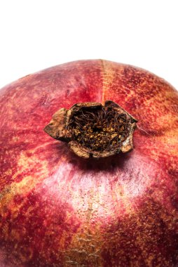 Beyaz üzerine izole edilmiş nar.