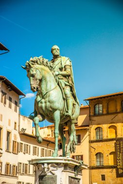 Cosimo de'Medici Floransa'nın atlı heykeli