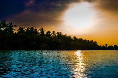 Sunset beach Resort tropikal.