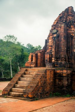 Benim oğlum, antik Hindu tamples