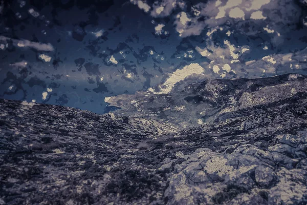 Mallorca Adası, Spai'nın Batı tarafında güzel dağlar