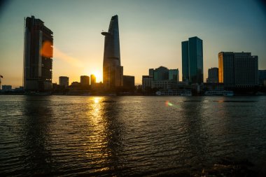 Ho Chi Minh Panoraması Saygon Nehri üzerinde görüntülendi