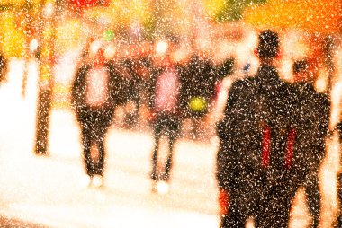Kışın şehir commuters