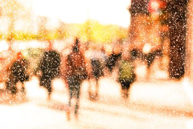 Kışın şehir commuters