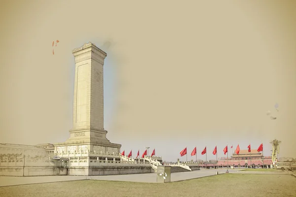 Памятник народным героям на площади Тяньаньмэнь, Пекин — стоковое фото