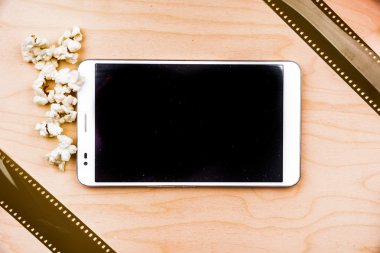 Tablet PC'de öznitelikleri sinema ile ahşap.