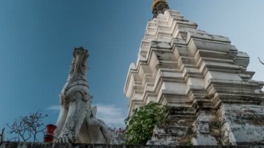 Chiang Mai, Tayland'da bir tapınağın gün batımı timelapse