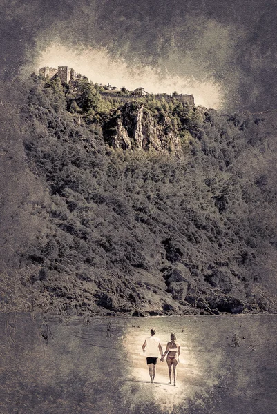 Plage de Cléopâtre avec mer et rochers de la péninsule d'Alanya, Antal — Photo