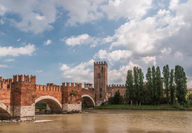 Ponte Scaligero Ortaçağ taş köprü