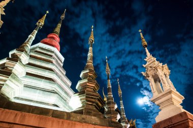 Chiang Mai, Tayland bir tapınağın gece görünümü