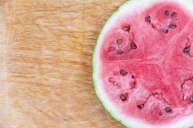 Karpuz ahşap üzerine