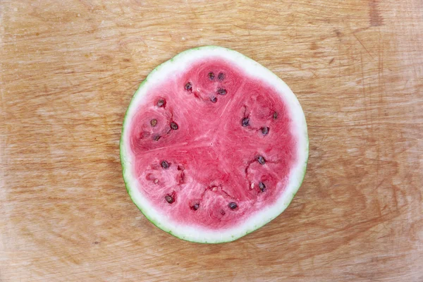 Semangka di atas kayu — Stok Foto