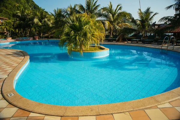 Havuz tropikal tatil — Stok fotoğraf
