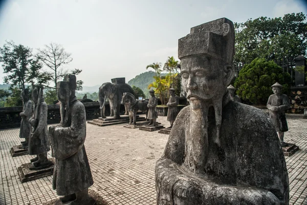 Grab des khai dinh Kaisers im Farbton, Vietnam. — Stockfoto