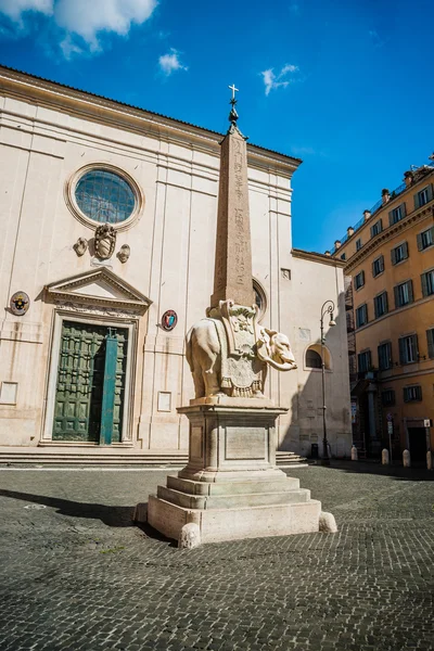 Obelisk w Piazza Santa Maria sopra Minerva — Zdjęcie stockowe