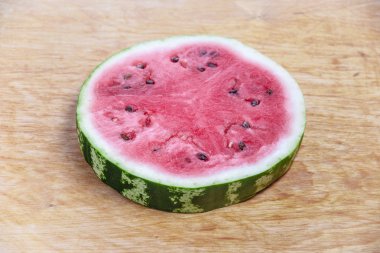 Karpuz ahşap üzerine