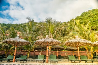 tropikal tatil köyü
