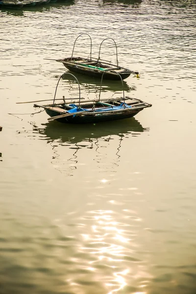 Łodzie w ha long bay — Zdjęcie stockowe