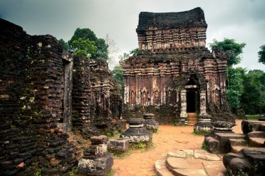 Benim oğlum, antik Hindu tamples