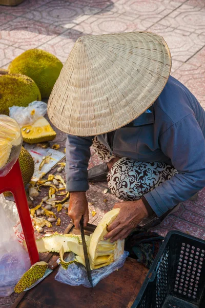 Vietnamese street vendor — Stock Photo, Image